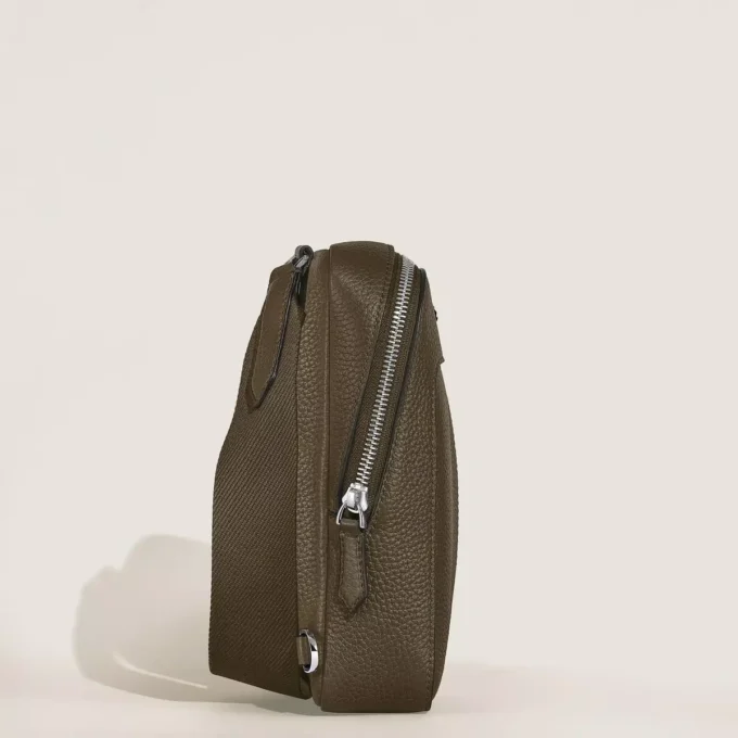 Bolso Montblanc Companion on body