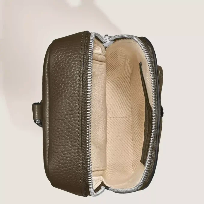 Bolso Montblanc Companion on body