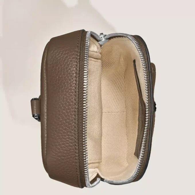 Bolso Montblanc Companion on body