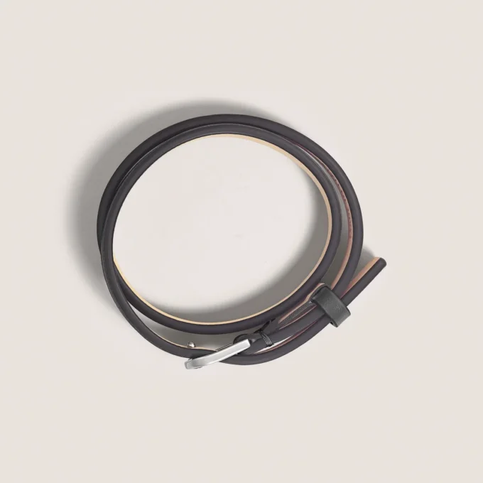Brazalete con hebilla de herradura negra, tamaño ajustable