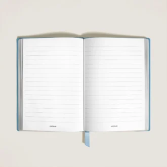 Cuaderno mediano, piel Saffiano, azul pálido – Páginas rayadas